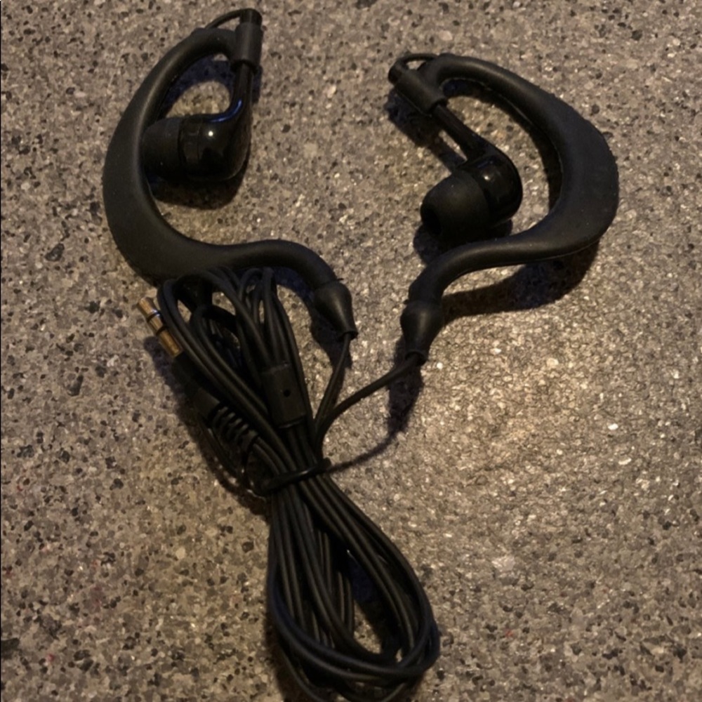 Black Headphones Wired Earbuds - Picture 2 of 4